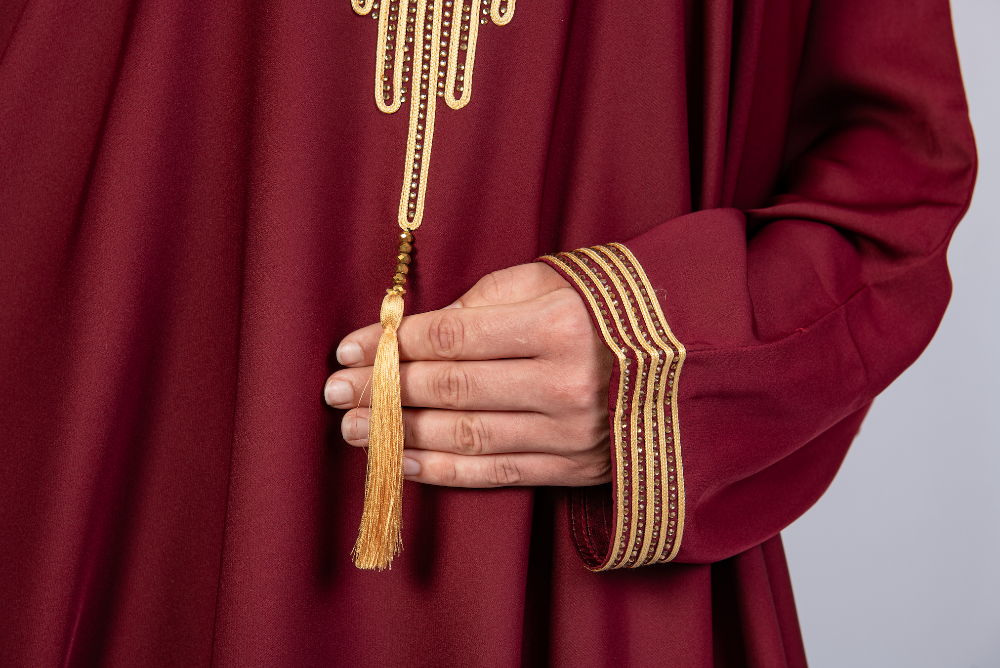 Women's Traditional Moroccan Style kaftan in colour burgundy